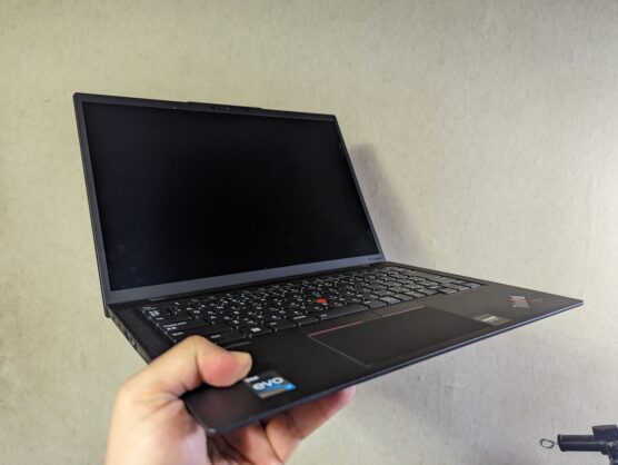 ThinkPad X1 Carbon 実際の写真