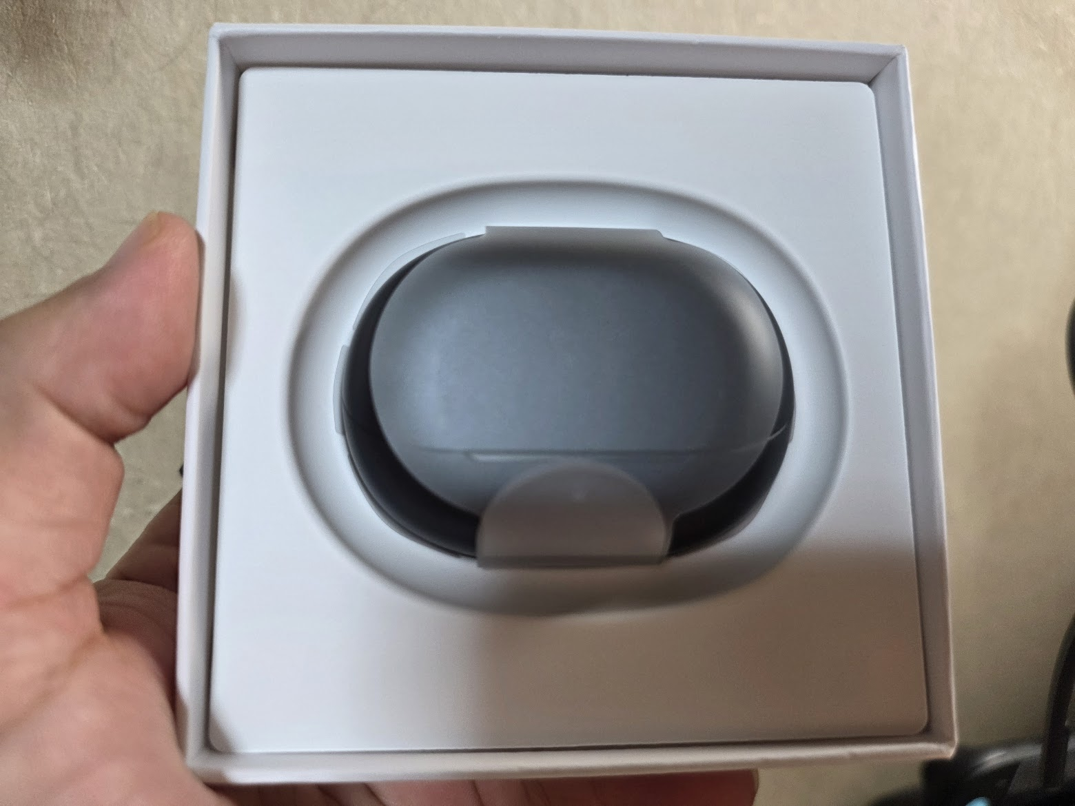 SOUNDPEATS Air6 Proの箱を開けたところ