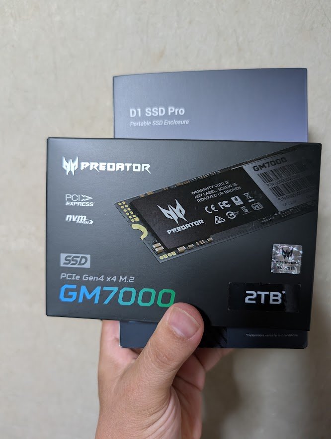 Acer Predator GM7000 2TBのパッケージ(PCIe Gen4 x4 M.2)