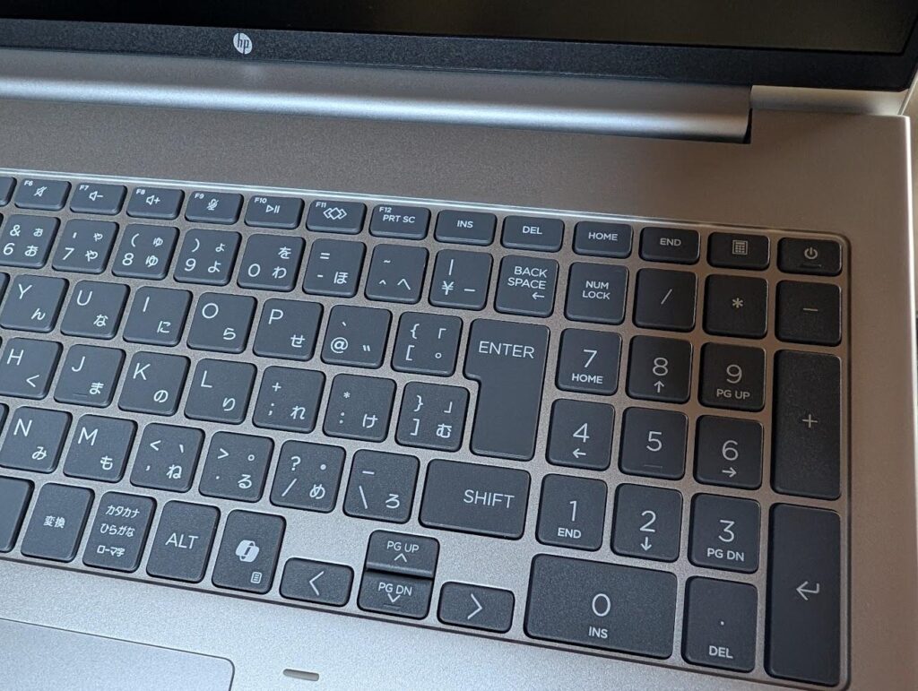 HP ProBook 4 G2i 16 AI PCのテンキー付きキーボード(Enterキー周り)