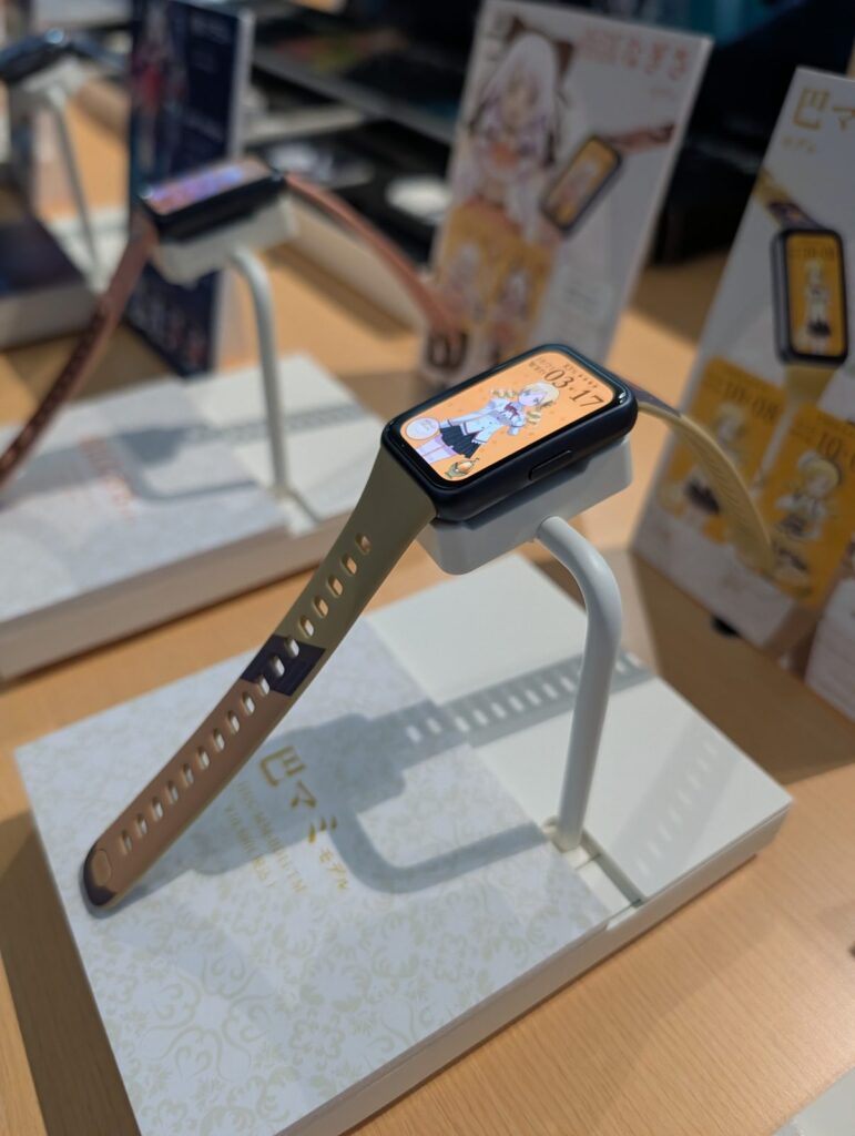魔法少女まどか☆マギカ スマートウォッチ 巴マミモデルの展示