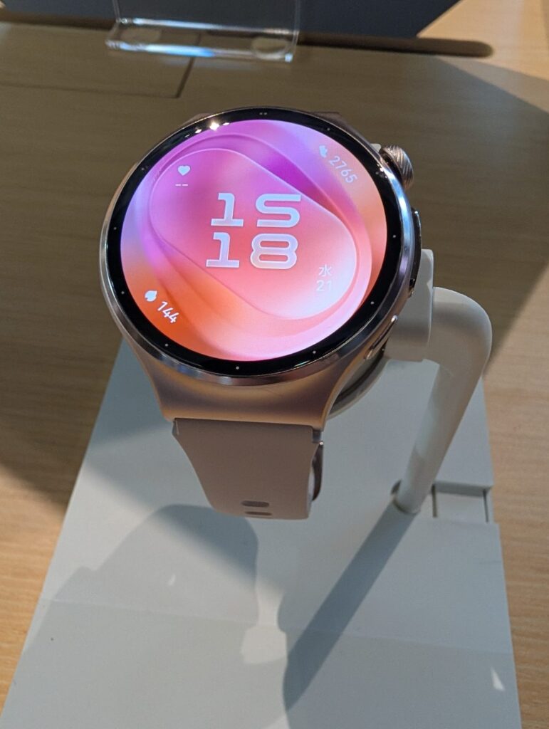 タッチ&トライ会場に展示されたHUAWEI WATCH 6