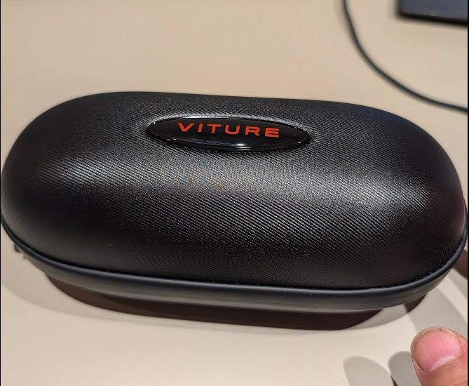 VITUREロゴ入りのVITURE Pro 2のグラスケース